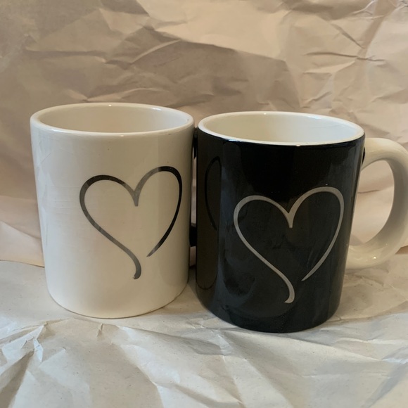 GiftCraft Mr. & Mrs coffee hot chocolate mug set - Picture 2 of 4